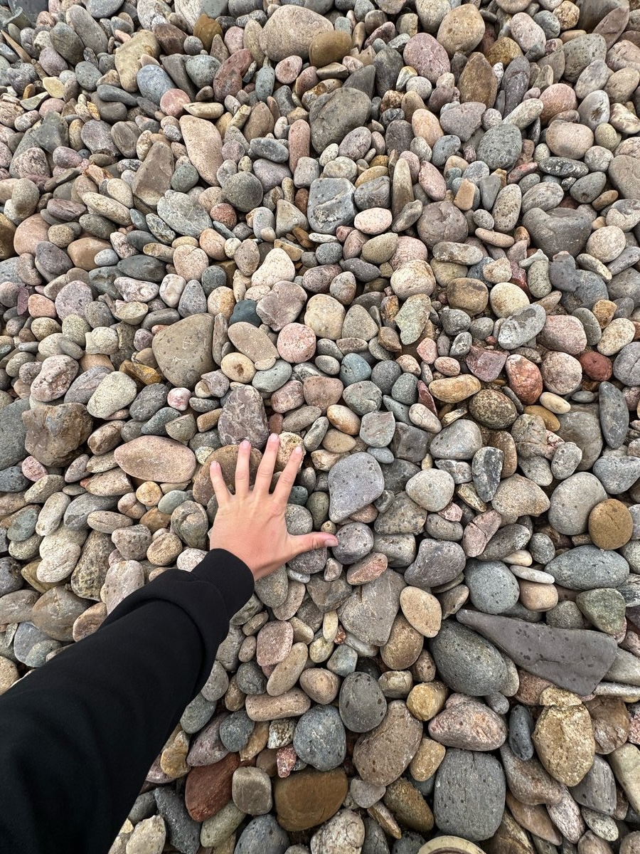 Colorado River Rock 2-6" bulk pile - original premium stone