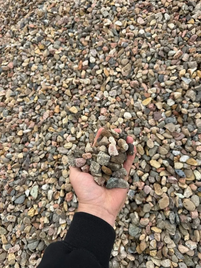 Crushed Stone 1" angular aggregate for driveways and base material